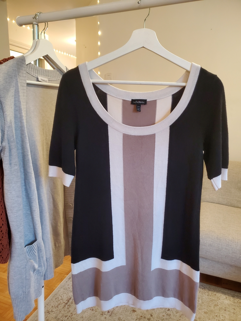 Le Château short-sleeve knit dress